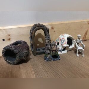 Bundle of 5 Fish Tank Decor